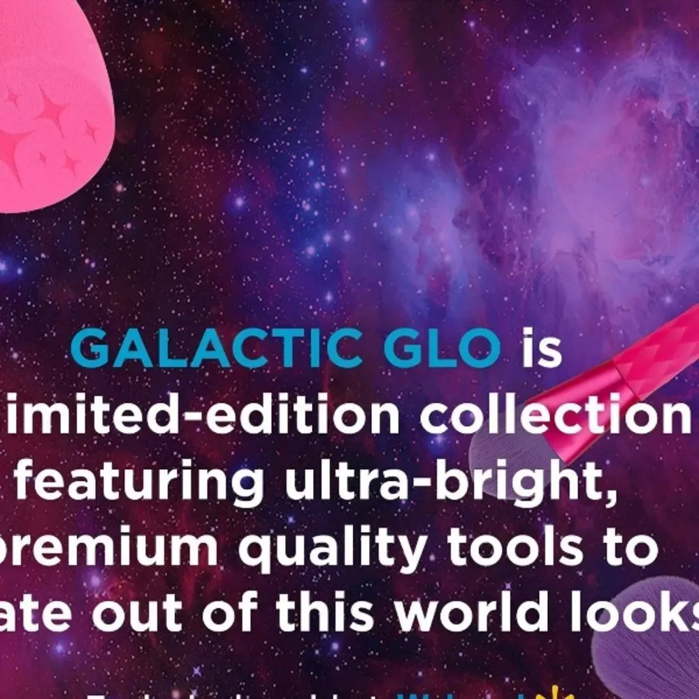 Real Techniques Galactic Glo‎ 037 Hue Blush Brush